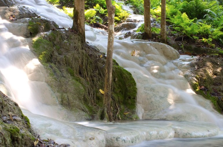 itineraire-thailande-3-semaines-cascade-collante