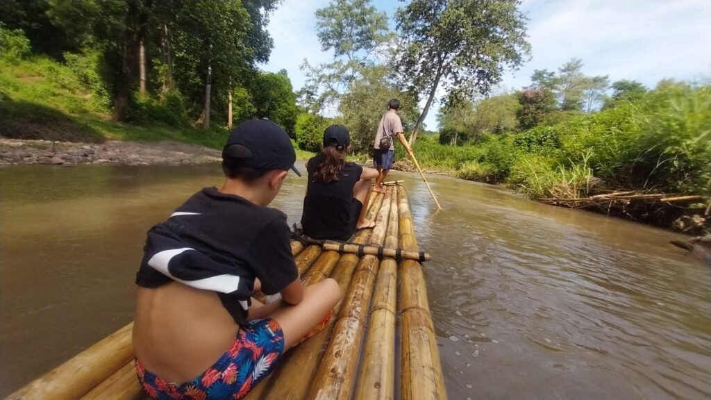 itineraire-thailande-3-semaines-chiang-mai-bamboo-rafting