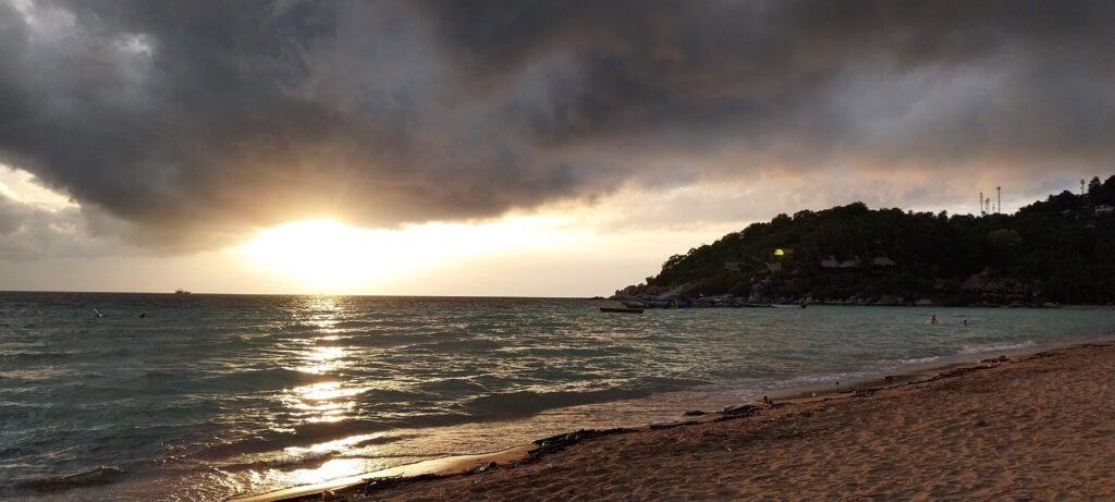 thailande-coucher-soleil-koh-tao-sairee-beach
